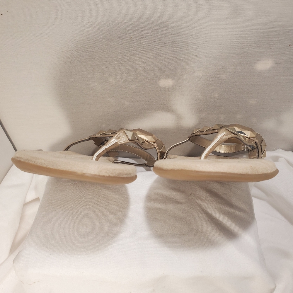 Aerosoles Women' Gold-Tone Faux Leather Split-Toe Jeweled Sandals 8.5 NWOT - Picture 4 of 7